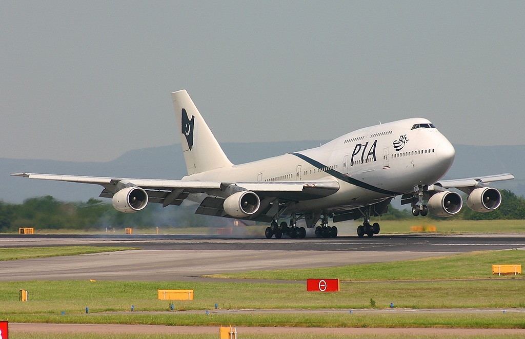 pia-flight-offers-holidays-royal-travel